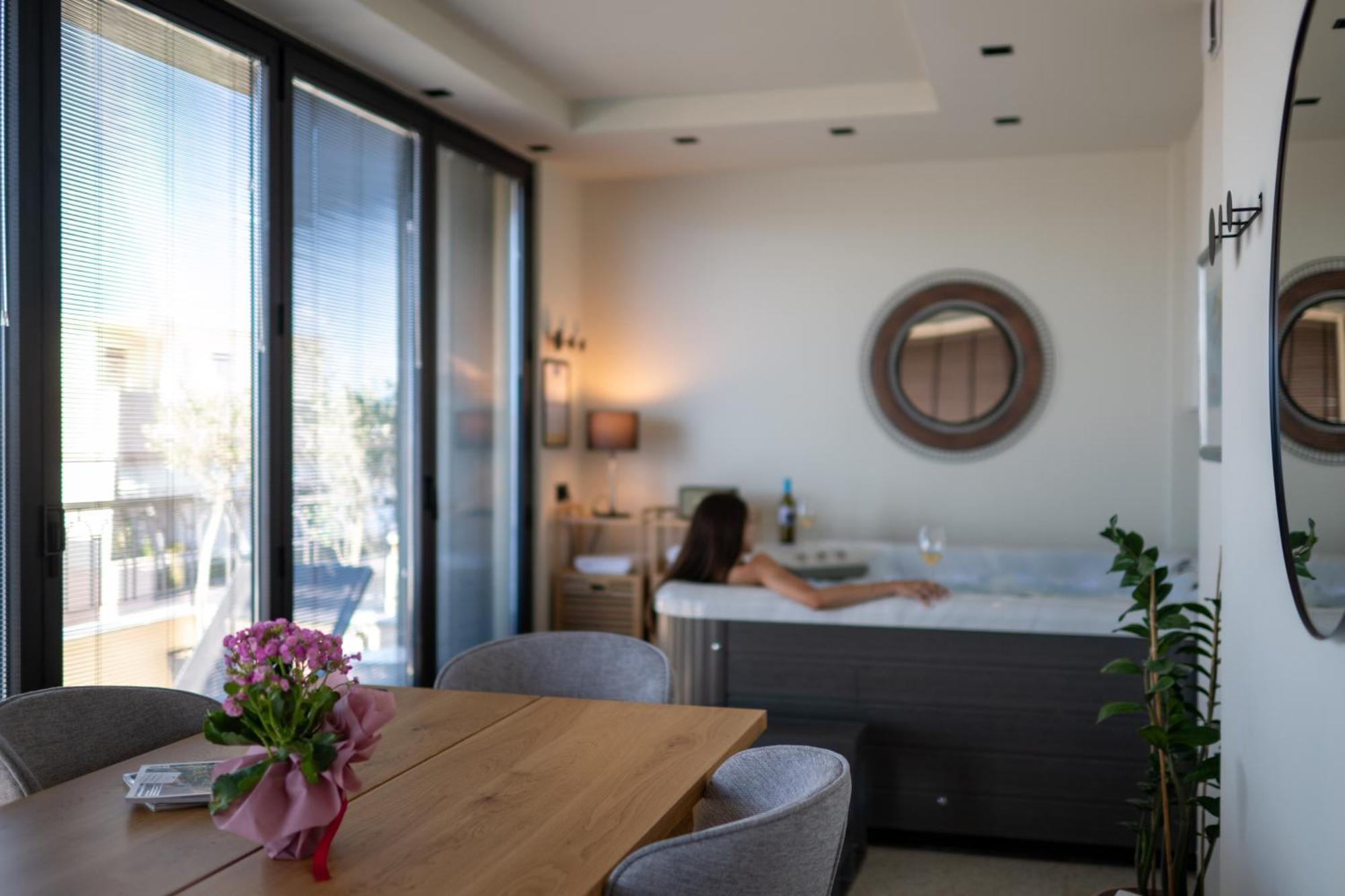 Evripidou 7 - Kalamata Mediterranean Suites Exteriér fotografie