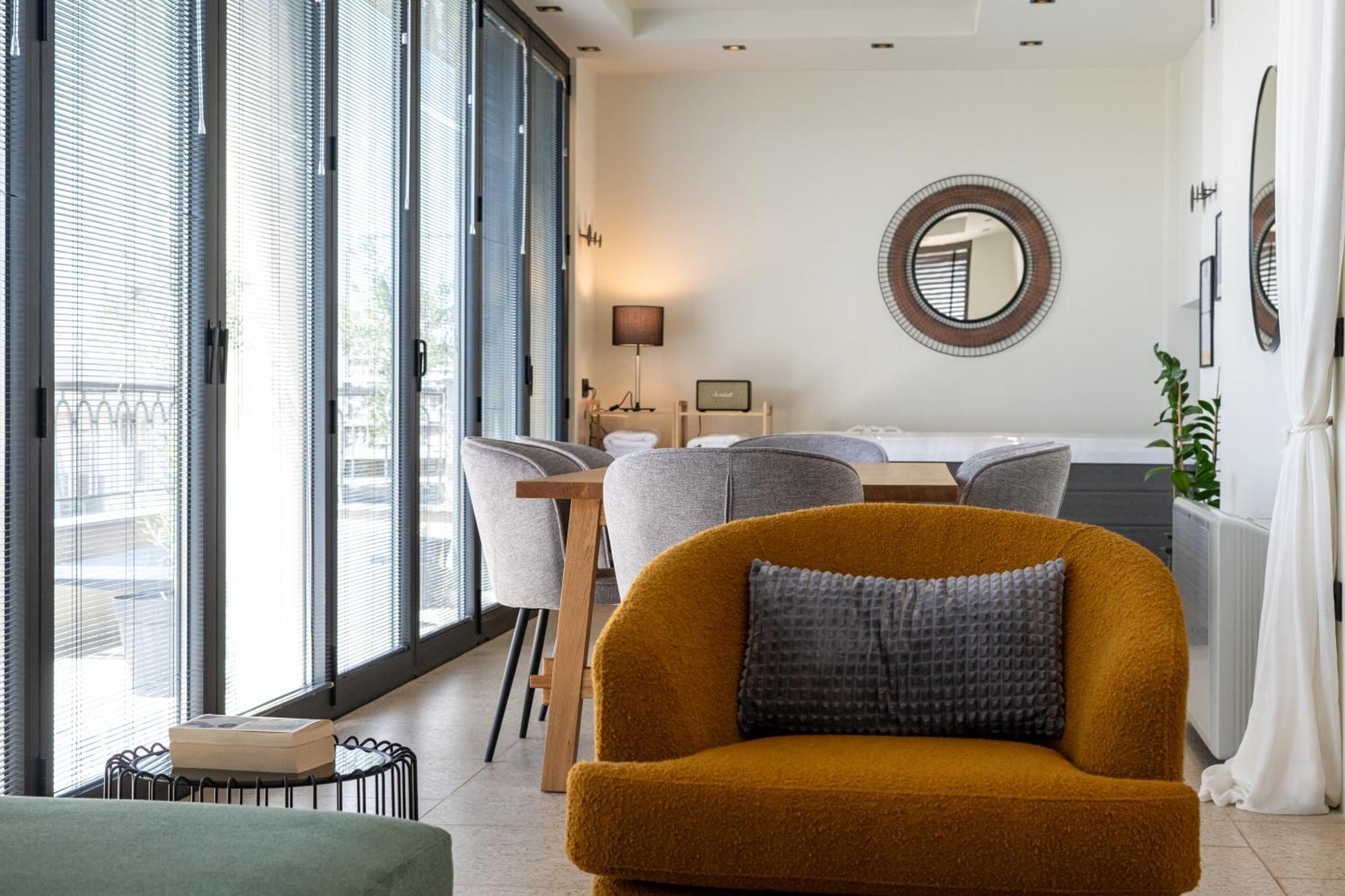 Evripidou 7 - Kalamata Mediterranean Suites Pokoj fotografie
